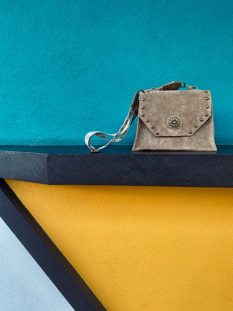 Δερμάτινη Τσάντα ώμου Chiara Μόκα-Καστόρι - Bonendis